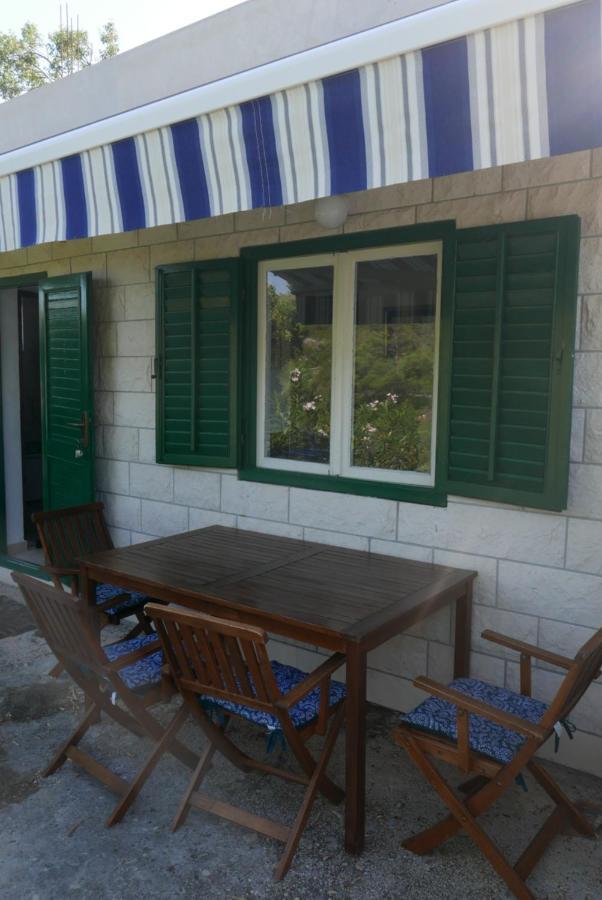 Vacation House "Pave" Povlja  Exterior photo