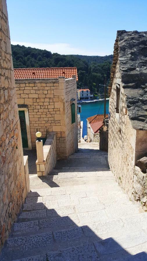 Vacation House "Pave" Povlja  Exterior photo